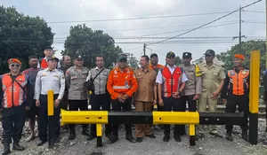 Demi Nyawa dan Keselamatan, KAI Daop 7 Madiun Resmi Segel Perlintasan Liar di Blitar!