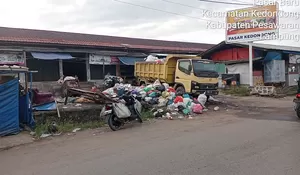 Sengkarut 'Parfum' Sampah Pasar Baru Kedondong: Anggaran Ratusan Juta Mengalir, Pejabat Pesawaran Saling Lempar Tanggung Jawab!
