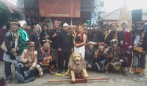 Sikat Kepunahan Budaya! Sanggar Amor Katresna Dobrak Desa Petir dengan "Vibe" Tradisional Keren
