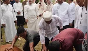Bupati Anton, Wabup Syafaruddin Poti Dan Jajaran Pemkab Rokan Hulu Turun Langsung, Pastikan Berkah 81 Sapi Qurban Mengalir ke Masyarakat