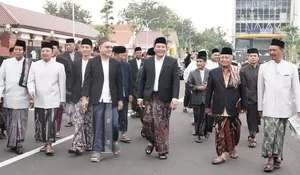  Adha 1447 H, Bupati Sidoarjo Serahkan 1 Ekor Sapi 800 Kilogram untuk Masjid Agung 