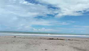 Surga Tersembunyi yang Dianaktirikan: Potensi Kelas Dunia Pantai Binasi Sorkam Terancam Layu Sebelum Berkembang
