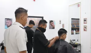 Asah Skill dan Kemandirian, Lapas Rantauprapat Gelar Program Pembinaan Pangkas Rambut bagi Warga Binaan