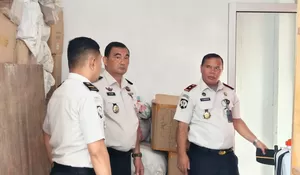 Pastikan Pengelolaan BMN Tertib dan Akuntabel, Kalapas Gunungsitoli Sahat Bangun Pimpin Pengecekan Inventaris Barang