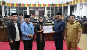 Dihadiri Wakil Bupati, DPRD Rokan Hulu Laksanakan Tiga Rapat Paripurna Hingga Malam Hari 