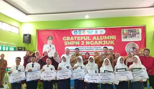 Pahlawan Pulang Kampung! Ledakan Beasiswa Alumni 98 Guncang SMPN 2 Nganjuk, Digagas Putra Asli Pace Kasihi Almamater