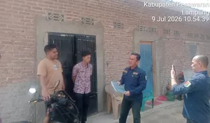 Bau Busuk Menyengat dan Serbuan Lalat di Kedondong, Kades Diduga Tutup Mata Demi "Izin Prematur"
