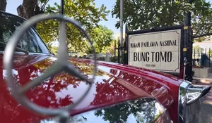 Napak Tilas Kemerdekaan, Komunitas Mercedes-Benz Klasik Surabaya Kenang Perjuangan Bung Tomo