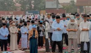 Karhutla Tak Kunjung Usai: Langit Riau Berasap Pekat, Ribuan Warga Pasrah Gelar Istisqa