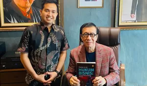 Yasonna Laoly Apresiasi Peluncuran Buku Hukum Bisnis Karya Putra Nias Eliadi Hulu