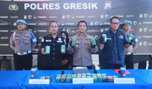 Ganja 10,8 Kg Disembunyikan di Tangki Vespa, Hendak Dikirim ke Sulawesi Tengah