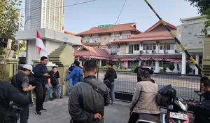 KPK Geledah Kanwil BPN Jatim, Tas Hitam Dibawa Masuk dari Mobil