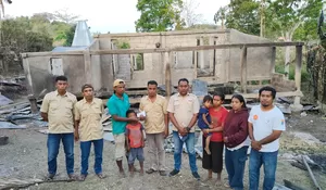 Menembus Puing Kebakaran Praihambuli: Aksi Solidaritas Resort Peternakan Ringankan Duka Aleks