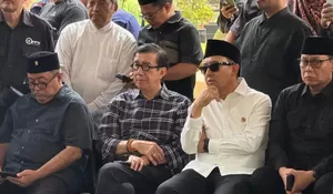 Mengenang Sang Legenda Seni, Yasonna Laoly Antarkan Guruh Soekarnoputra ke Peristirahatan Terakhir