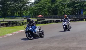 Menembus Batas Jalanan: 5 Motor Matic Tangguh Paling Pas Buat Touring Jauh