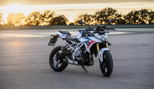 Gebrakan BMW F 450 R: Fitur Canggih Ini Bikin Moge Lain Waspada!