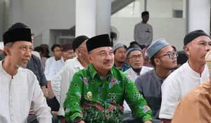 Bersama Warga, Wakil Wali Kota Bekasi Ikuti Kajian Keharmonisan Keluarga yang Penuh Kebersamaan