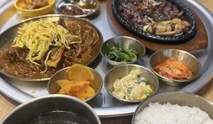Diduga Keracunan Makanan Resto Korea di Bandung, Puluhan Warganet Diare Hingga Rawat Inap