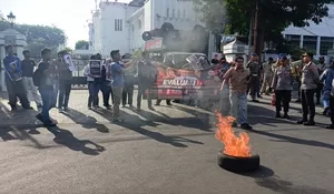 CaKrA Geruduk Pemkot dan YEKAPE Surabaya, Soroti Rekam Jejak Nur Syamsi: Jabatan Komisaris Bukan Ruang Gelap