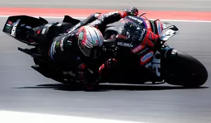 Lakukan Penaklukan Spektakuler di Mandalika, Marco Bezzecchi Cetak Kemenangan Manis bagi Aprilia