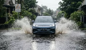Waspada Aquaplaning: Bahaya Maut Mengintai Pengendara Saat Musim Hujan Tiba