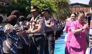 Farewell Parade Pisah Sambut Kapolresta Sidoarjo Kombes Pol Christian Tobing Berpindan ke AKBP Bobby A Condroputra 
