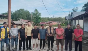 SEJARAH BARU DI DESA HILISALOO! BUPATI SOKHIATULO LAIA KUNJUNGI SEKOLAH PELOSOK DI TENGAH SURVEI JALAN