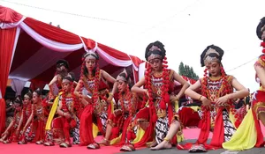 Gebyar Pesona Budaya Garut 2026 Masuk KEN: Dari Karnaval Sejarah hingga Perputaran Uang Receh yang Dianggap “Ekonomi Kreatif”