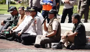 May Day 2026 Garut: Buruh Sampaikan Tuntutan, Bupati Janji "Sedikit-Sedikit" Direalisasikan