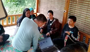 Disdukcapil Garut Jemput Bola ke Panti Difabel demi KTP yang Selama Ini Susah Dijangkau