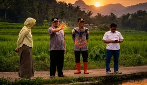 Jembatan Hanyut, Warga Bertahun-Tahun “Uji Nyali”: Bupati Garut Janjikan Akses Baru untuk Kadongdong–Padahurip