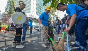 Konvoi Juara Persib 2026 Tinggalkan “Piala” Sampah, Bandung Panen Botol dan Bekas Flare