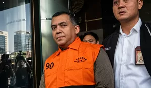 Rompi KPK Gantikan Jas  Wamen Imipas Silmy Karim Diperiksa Usai OTT Kasus Izin TKA