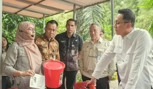 Wamen Lingkungan Hidup Apresiasi Gerakan Pilah Sampah Warga di Jakarta Timur