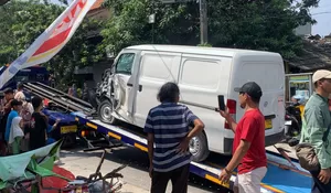Mobil MBG Hantam Dua Gerobak Pedagang di Bekasi Timur, Empat Orang Jadi Korban