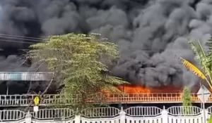 Kebakaran di Parkiran PT Arami Jaya, Api Diduga Berasal dari Korsleting Motor