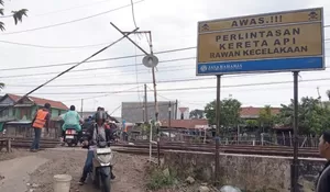 Dishub Bekasi Mulai Tahapan Penutupan Jalur KA Sebidang Ilegal, Penjaga Swadaya Pasrah