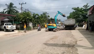 Jalan Sungai Duo Dharmasraya Mulai Diperbaiki, Warga Apresiasi Namun Harapkan Peningkatan Permanen