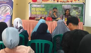 Tim Cara’de BEM KMF TP UH Latih Warga Tinggimae Kuasai Pemasaran Digital