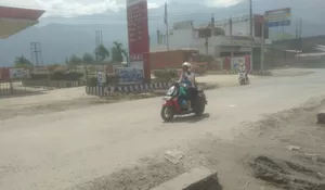 Debu Tebal Ganggu Aktivitas Warga, Proyek Pengaspalan Jalan Nasional di Aceh Tenggara Disorot