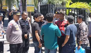 Rakerda Golkar Dijaga Ketat, Aksi Mahasiswa Berlangsung Damai