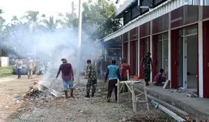 Koramil Kembang Tanjong Gotong Royong Bersihkan Koperasi Merah Putih