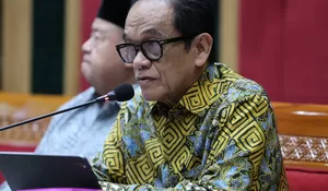 DPR Desak Status Guru PPPK Dipercepat, Minta Target Jelas Tiap Tahun