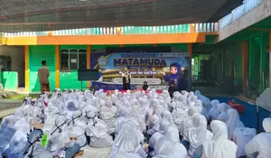 KUA Beji Tanamkan Moderasi Beragama dan Kepedulian Lingkungan kepada Siswa Baru Al Azhar Sidowayah