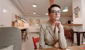 Trik Elegan Menghadapi Microaggressions di Kantor Tanpa Bikin Mentally Exhausted