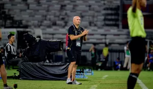 Juara Piala Presiden 2026, Bernardo Tavares Langsung Bidik Persiapan Persebaya Menuju Super League