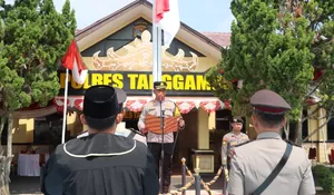 Kapolres Tanggamus Pimpin Sertijab Kabag SDM