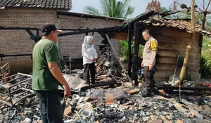 Polsek Pugung Identifikasi Kebakaran Rumah Warga di Pekon Way Manak