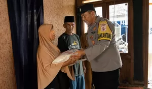 Polisi Sambangi Rumah Duka Korban Perkelahian Maut di Palembang