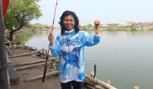 Sensasi Mendapatkan Ikan Bandeng di Kolam  Pemancingan Sumber Rejeki